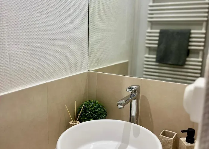 Zach & 4 Pers Centre * 图尔